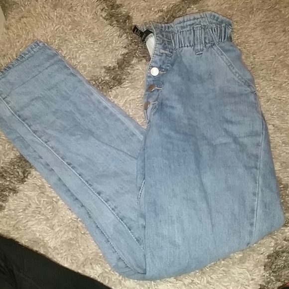 Jeans - Picture 9 of 10